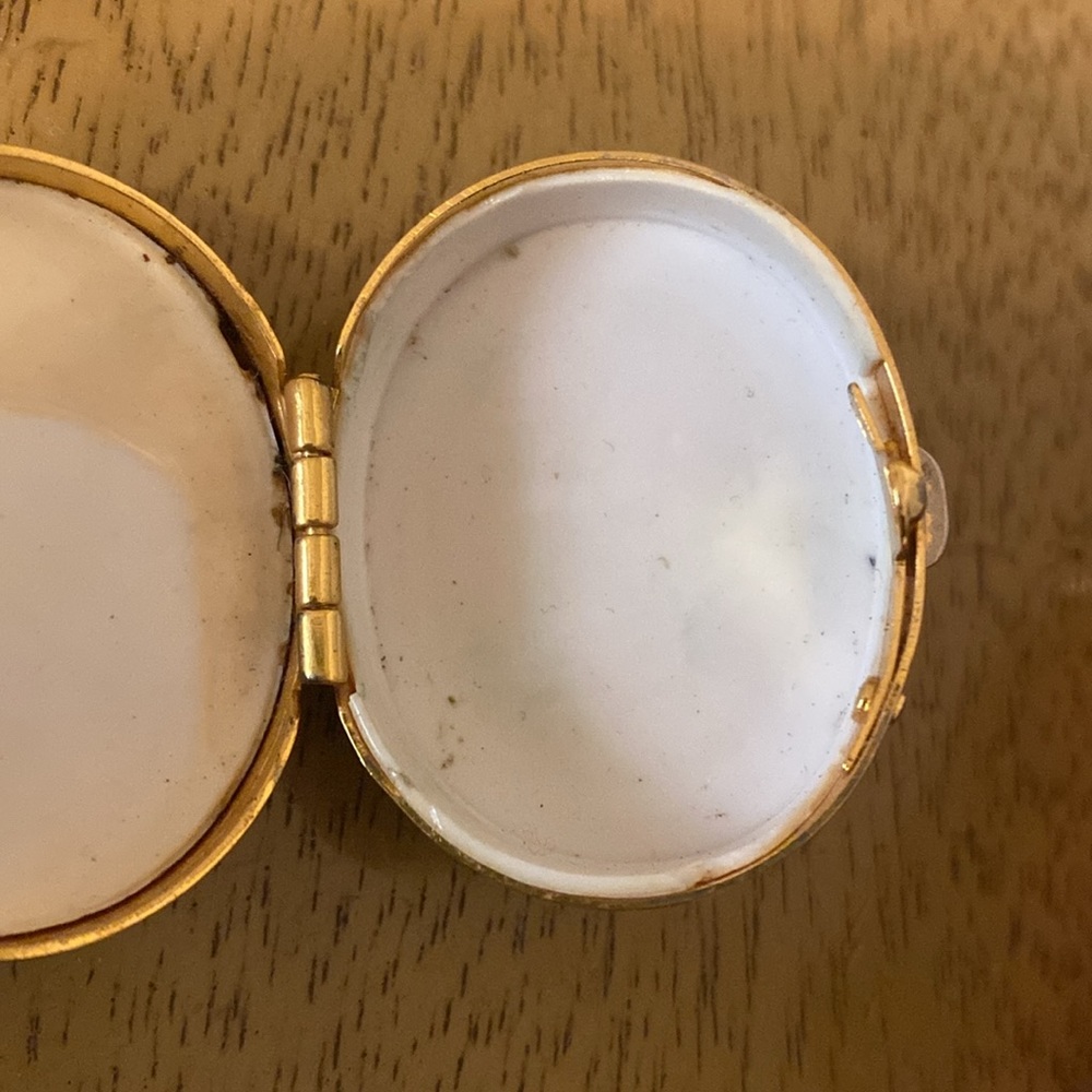 Small Locket Box - Picture 9 of 9